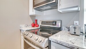 Apartment (2 Bedrooms) | Interior - Small Private House Near Best Places (Brownsville)