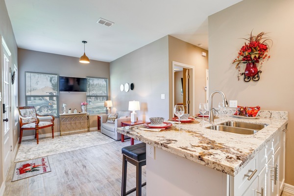 Apartment (2 Bedrooms) | Front of property