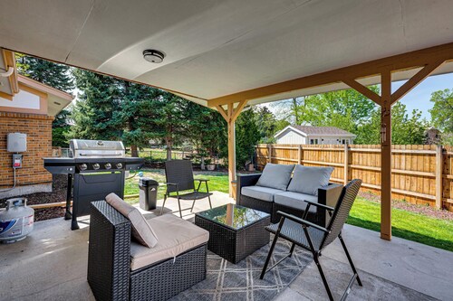 4 Mi to Olde Town Arvada! Dog-friendly Home, Yard