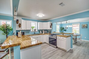 House (3 Bedrooms) | Interior - Gulfport Vacation Rental w/ Patio & Game Room! (Gulfport)