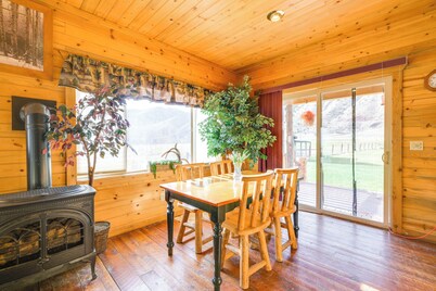 Pet-friendly Idaho Home on the Salmon River!