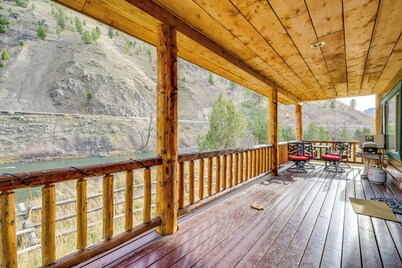 Pet-friendly Idaho Home on the Salmon River!