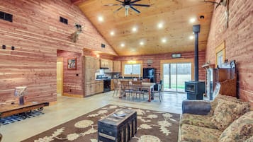 House (2 Bedrooms) | Interior