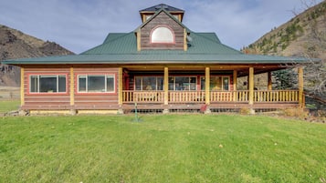 ุงูู
ูุดุฃุฉ ู
ู ุงูุฏุงุฎู