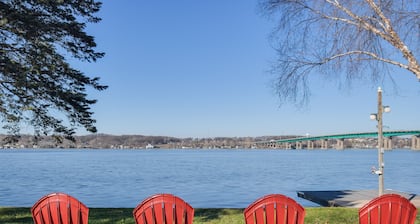 Waterfront Home w/ Game Room: 4 Mi to Le Claire!