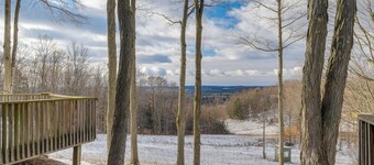 Bellaire Condo - Walk to Shanty Creek Resort!