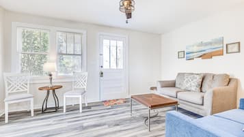 Cottage (3 Bedrooms) | Interior