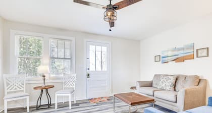 Quiet Grove Hill Cottage w/ Wraparound Deck!