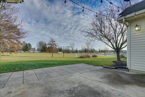 Interior - Tranquil Fort Wayne Home: 7 Mi to Downtown (Fort Wayne)