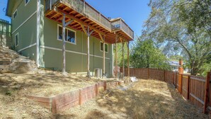Unclassified image, 3 of 39, button - Lake, Trails & Slopes! Family Cottage in Crestline (Crestline)