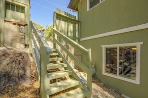 Cottage (3 Bedrooms) | Interior - Lake, Trails & Slopes! Family Cottage in Crestline (Crestline)