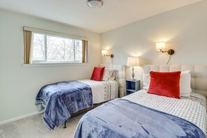 Hus (3 Bedrooms) | 3 soverom, strykejern/-brett og sengetøy