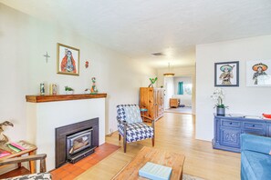 House (2 Bedrooms) | Interior - Dog-friendly Albuquerque Home: 1 Mi to U of NM! (Albuquerque)