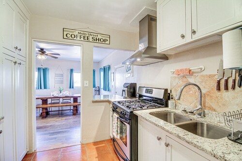 Dog-friendly Albuquerque Home: 1 Mi to U of NM!