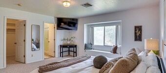 Thatcher Home w/ Fenced Backyard: 3 Mi to Downtown