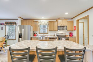 House (3 Bedrooms) | Interior