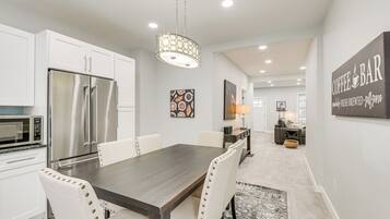 House (4 Bedrooms) | Interior