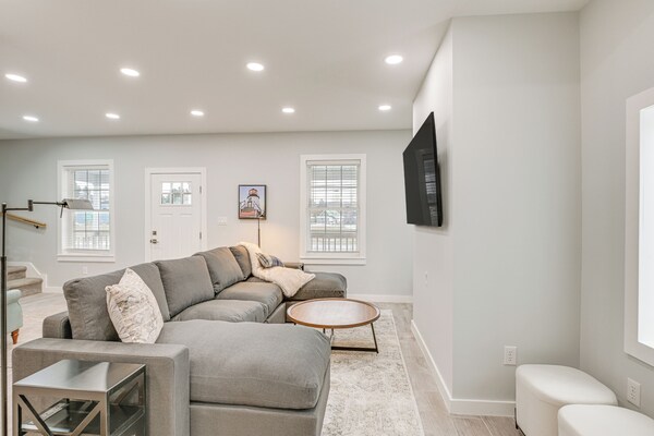 Bright & Modern Home: 2 Mi To Presque Isle Airport - Maine