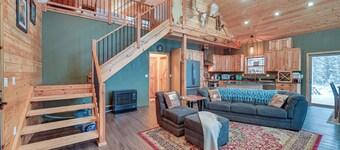 Custom Kasilof Cabin on 40 Private Acres