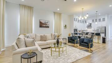 House (3 Bedrooms) | Front of property