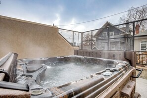 Outdoor spa tub - Lohi Condo w/ Balcony: 1 Mi to Downtown Denver! (Hilton Head Island)