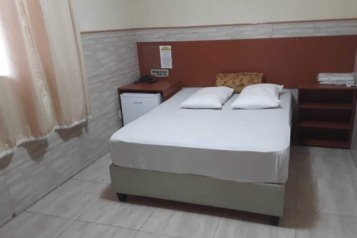 Suíte standard | 1 quarto, frigobar, cofres nos quartos, escrivaninha