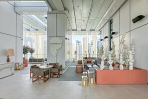 Lobby - NEW Luxe 3BR - Vida Marina - Great Views (Dubai)