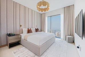 Elite Apartment, 3 Bedrooms, Balcony, Harbor View | 3 bedrooms, Egyptian cotton sheets, premium bedding, in-room safe