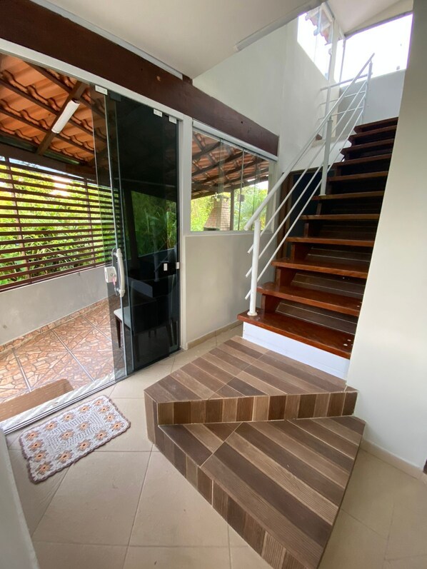 Interior - Casa de Praia, Loteamento Costa do Sol, Quadra P - Guaratuba, Bertioga/sp (Loteamento Costa do Sol Bertioga)