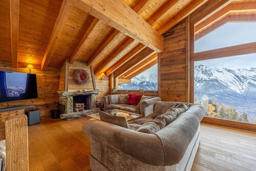 Above the Clouds - spacious chalet with great view