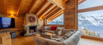 Above the Clouds - spacious chalet with great view