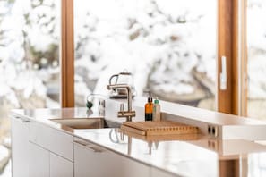 Fridge, microwave, oven, dishwasher - Above the Clouds - spacious chalet with great view (Haute-Nendaz)