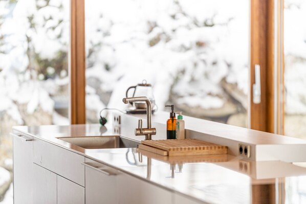 Fridge, microwave, oven, dishwasher