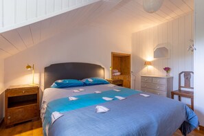 4 Schlafzimmer, Bügeleisen/Bügelbrett, kostenloses WLAN, Bettwäsche