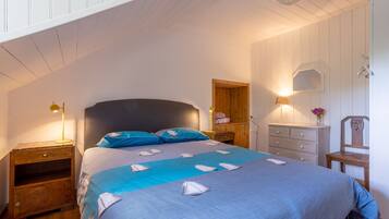 4 bedrooms, iron/ironing board, free WiFi, bed sheets