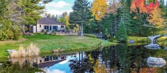 Lux Waterfront Cottage at FarAway Pond
