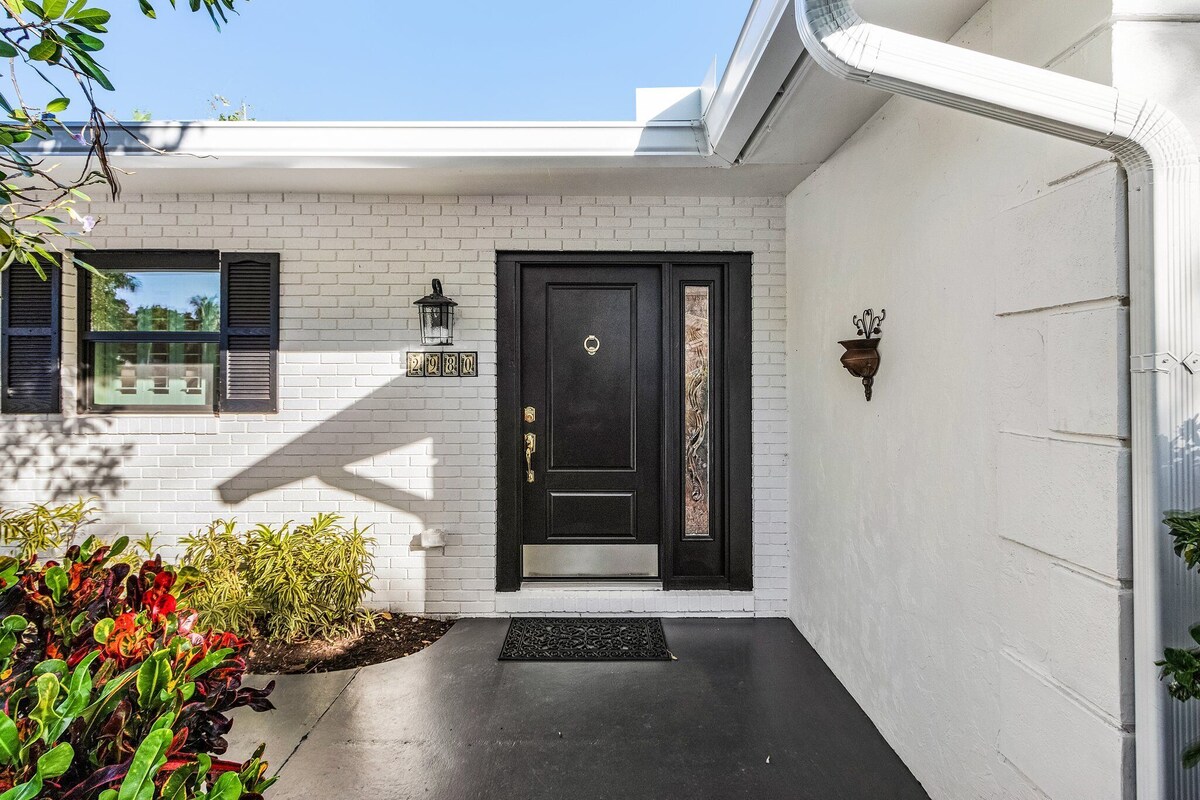 Photo 2 of Renovated Villa less than 1 mile to beach with Pool & Spa! Dog Friendly!