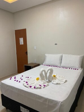 標準雙床房 | 免費無線上網、床單