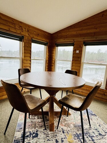 STUNNING water views. 7 minutes from PR boat cruises.  PERFECT HIDEAWAY!