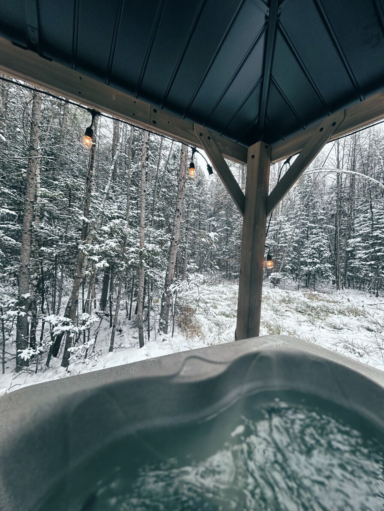 Bañera de hidromasaje al aire libre