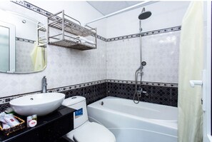 Habitación cuádruple superior | Baño