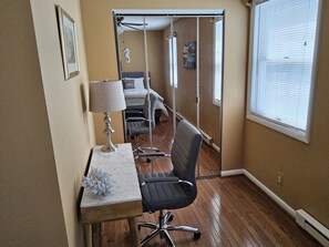 4 bedrooms, desk, iron/ironing board, free WiFi