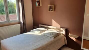 1 bedroom, WiFi, bed sheets