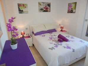 2 bedrooms, iron/ironing board, WiFi, bed sheets