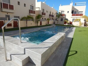 Pool - Modern New Built 2 Bedroom Apartment in the beach town of Torre de la Horadada

 (Torre de la Horadada)