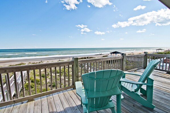 Property grounds - Glasshouse West, Oceanfront Duplex in Emerald Isle, NC! (Emerald Isle)