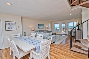 Smart TV, DVD player - Glasshouse West, Oceanfront Duplex in Emerald Isle, NC! (Emerald Isle)
