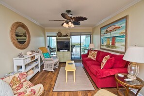 DVD player - SeaSpray 230, Oceanview Condo in Atlantic Beach, NC! (Atlantic Beach)