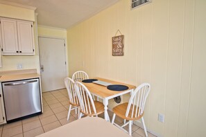 Dining - SeaSpray 250, Oceanview Condo in Atlantic Beach, NC! (Atlantic Beach)