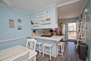 Kjøleskap, mikrobølgeovn, ovn og oppvaskmaskin